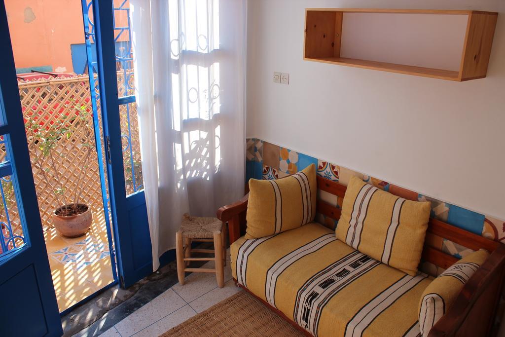 Sundesk Coworking And B&Bタガズー 部屋 写真
